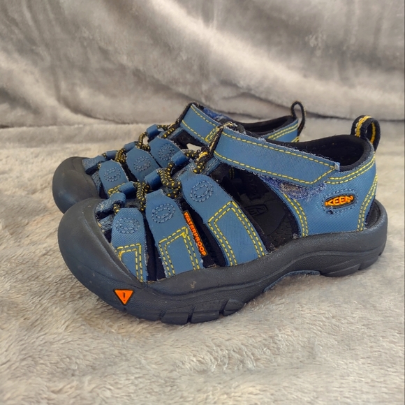 KEEN Footwear Newport Youth Unisex Waterproof Blue Strapped Hiking Shoes 9 GOOD - Picture 1 of 14